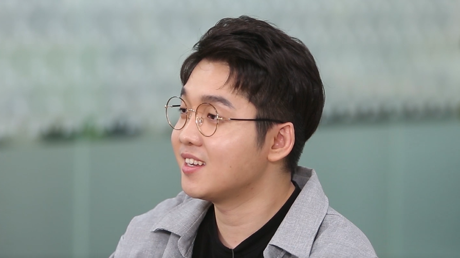 Hyo-Seon an ASML employee