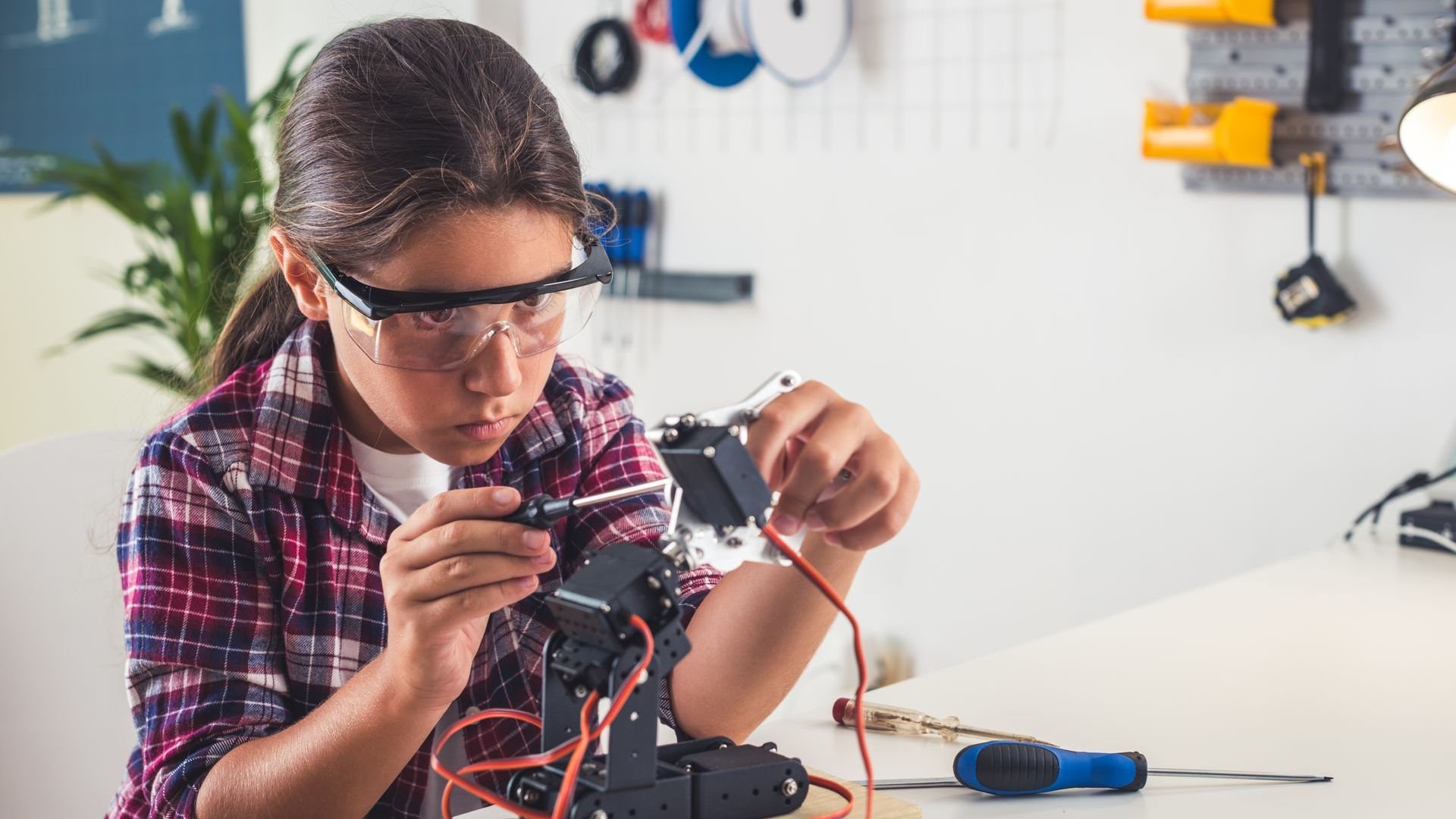 Technology promotion STEM kids girl teenager robot engineering Technology promotion STEM kids girl teenager robot engineering