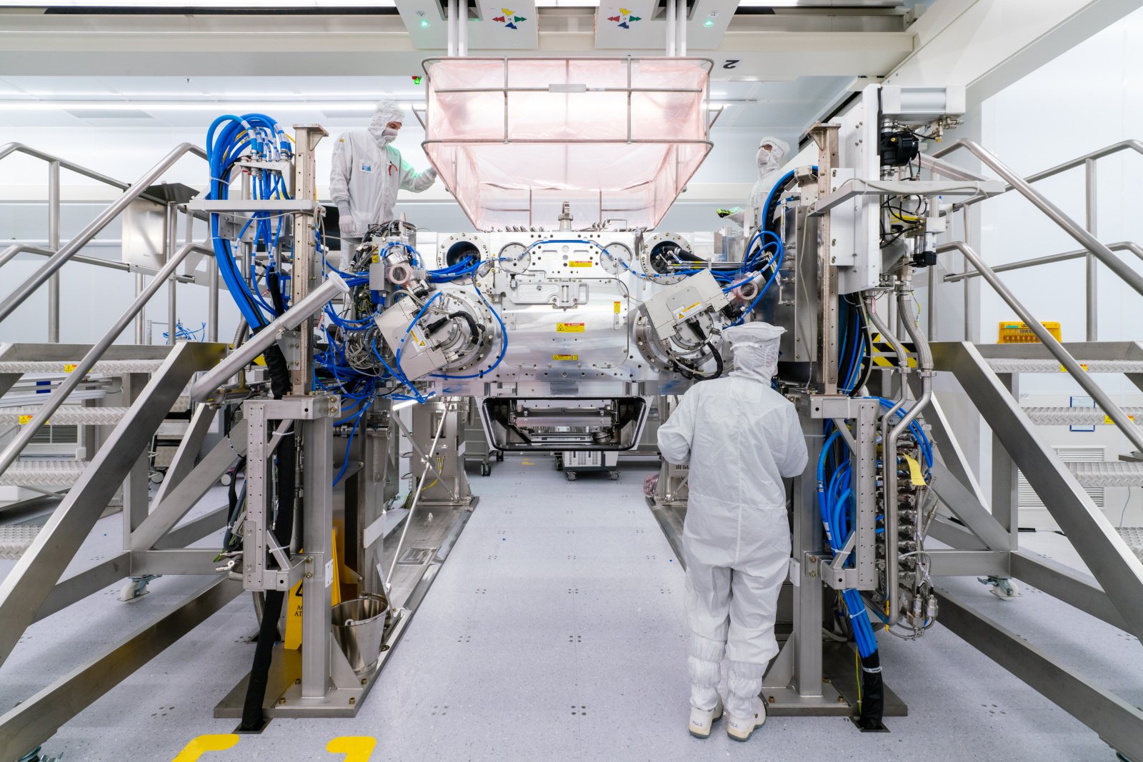 ASML cleanroom ASML cleanroom