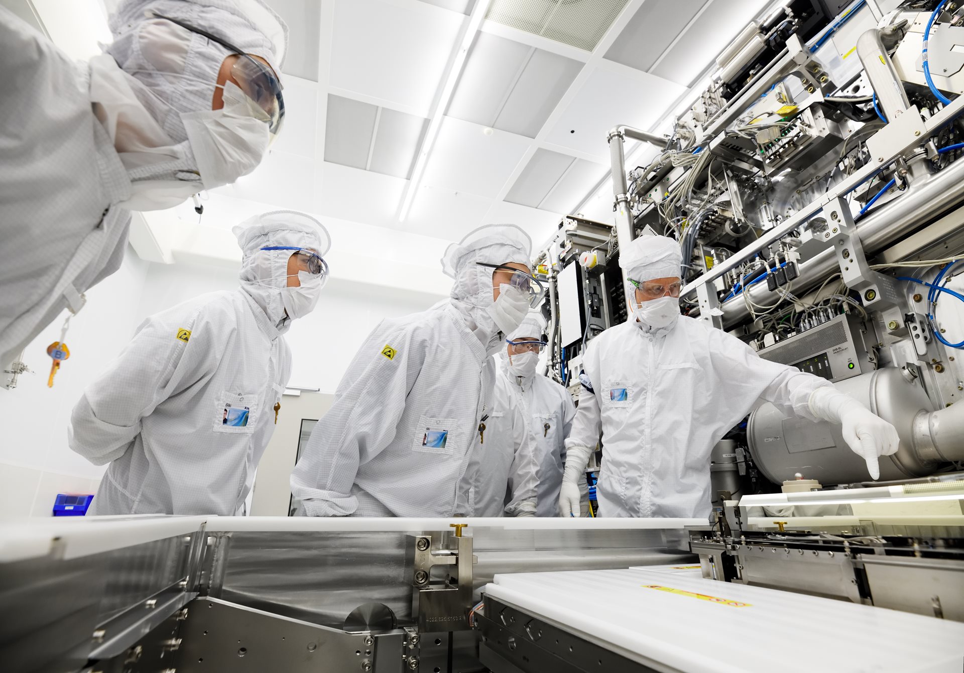 cleanroom euv wafer stage training cleanroom euv wafer stage training