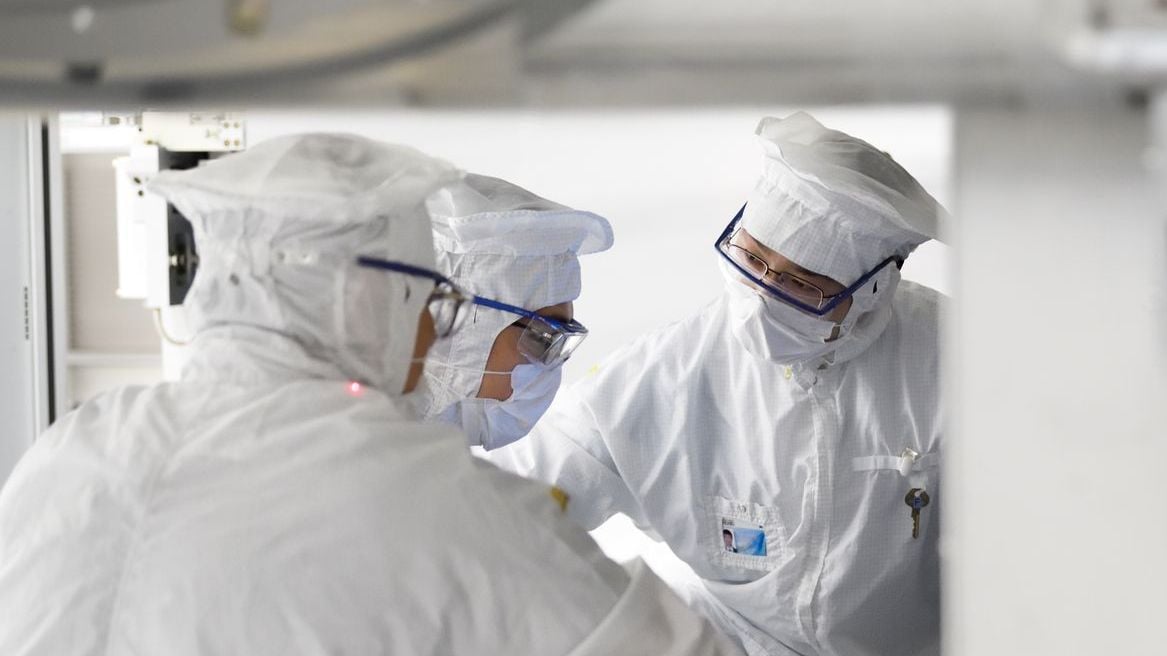 ASML cleanroom ASML cleanroom