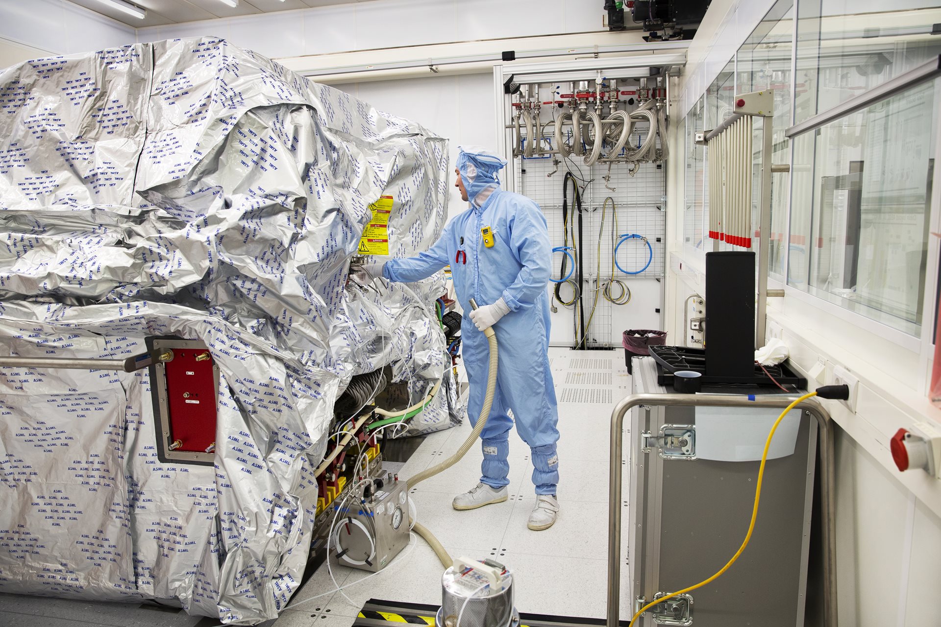 DUV cleanroom – Refurbished system